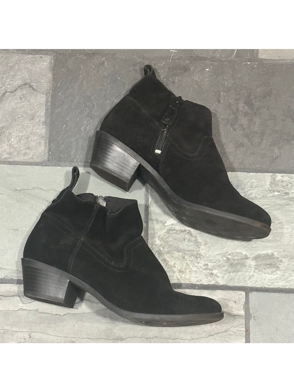 Vionic Vera Black Suede Slouchy Heeled Bootie - size 7.5 Wide
